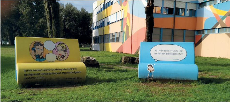 Panchina letteraria personalizzata Viscio Urban Design realizzata per uno spazio pubblico