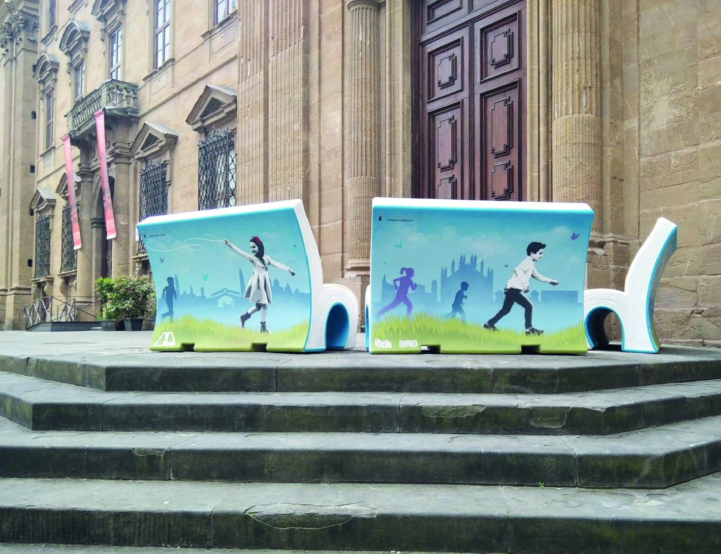 Panchina letteraria personalizzata Viscio Urban Design realizzata per uno spazio pubblico a Firenze
